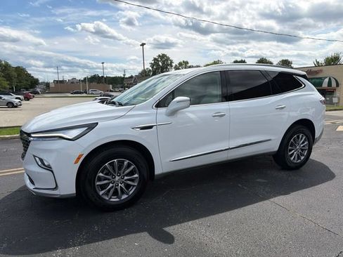 Certified 2024 Buick Enclave Essence w/ Trailering Package, 5000 lbs. AWD/4WD image 3