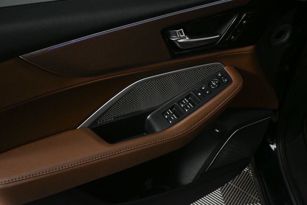 Used 2023 Acura MDX w/ Technology Package FWD image 24