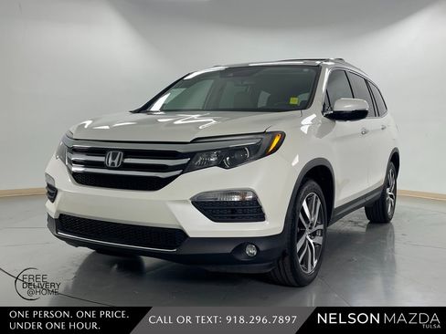 Used 2017 Honda Pilot Touring image 1