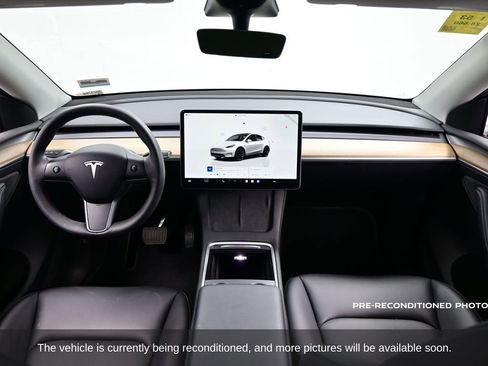 Used 2023 Tesla Model Y Long Range image 9