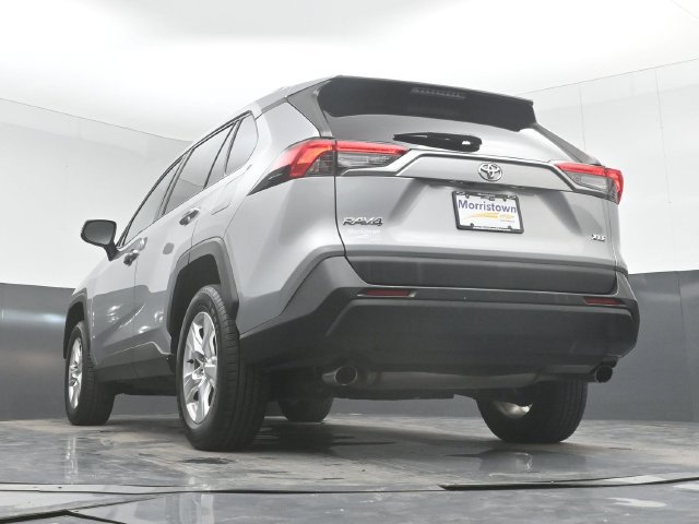 Used 2021 Toyota RAV4 XLE w/ Convenience Package FWD image 50