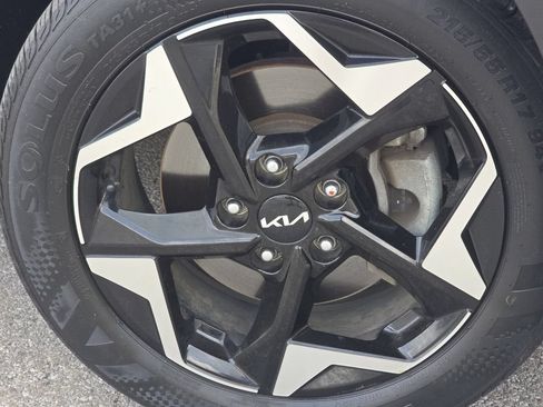 Used 2024 Kia Seltos EX AWD/4WD image 11