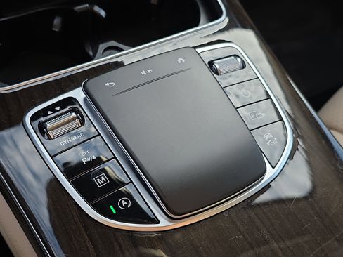 Used 2022 Mercedes-Benz GLC 300 image 21