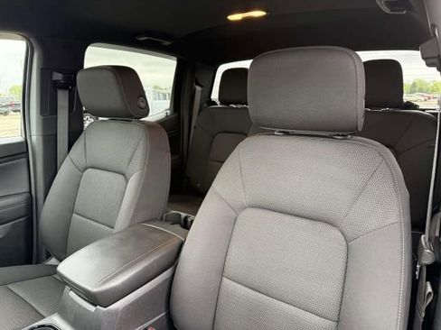 Used 2024 Chevrolet Colorado LT w/ LT Convenience Package II AWD/4WD image 11