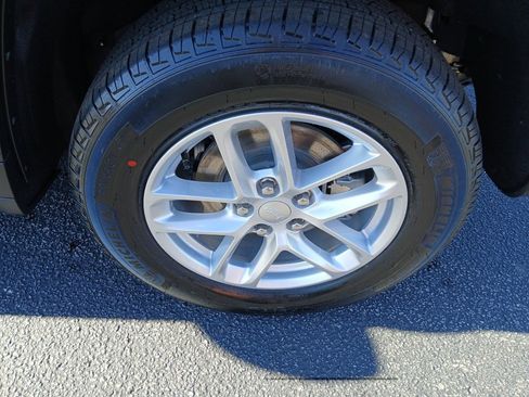 New 2025 Jeep Grand Cherokee Laredo X image 16