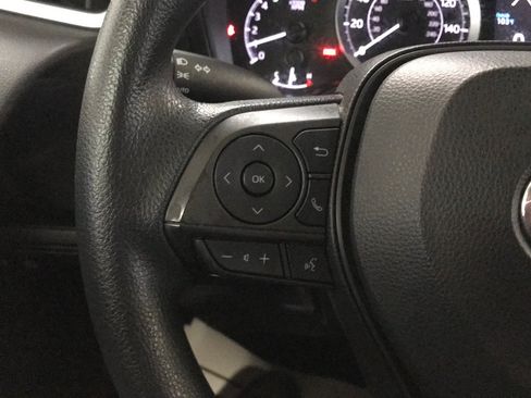Used 2022 Toyota Corolla LE FWD image 19