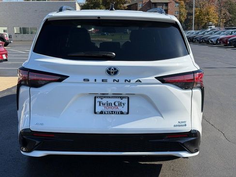 Certified 2024 Toyota Sienna XSE image 5