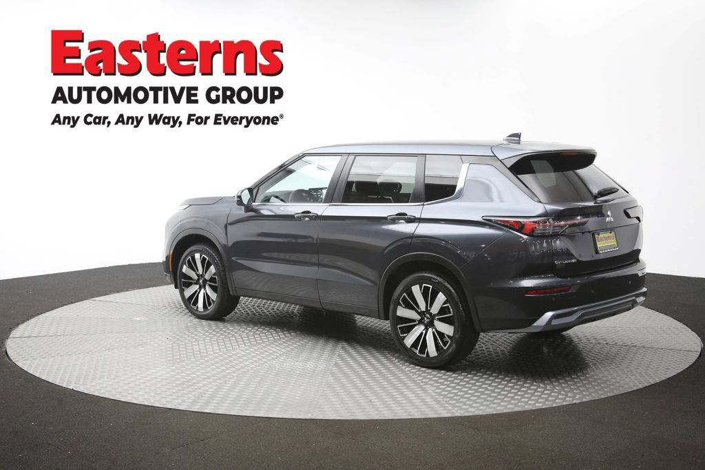 Used 2025 Mitsubishi Outlander SE AWD/4WD image 64