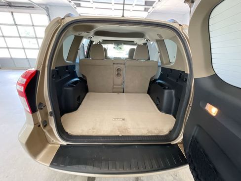 Used 2012 Toyota RAV4 4WD V6 w/ Upgrade Value Pkg image 22
