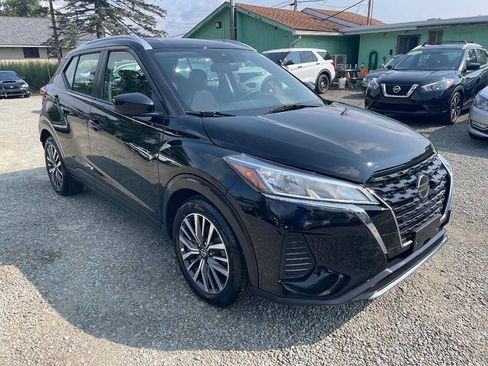 Used 2021 Nissan Kicks SV FWD image 4