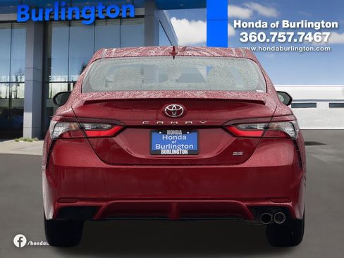 Used 2024 Toyota Camry SE image 5