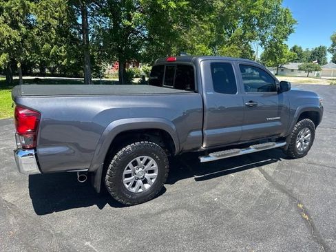 Used 2019 Toyota Tacoma SR5 AWD/4WD image 5