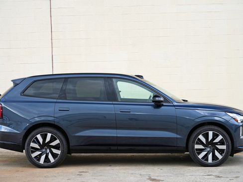 Used 2025 Volvo EX90 Ultra AWD/4WD image 52