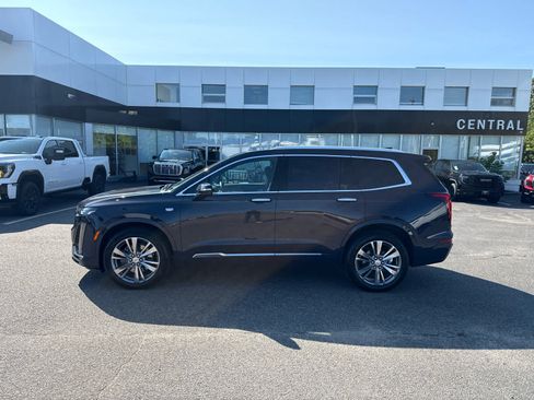 Used 2024 Cadillac XT6 Premium Luxury AWD/4WD image 2