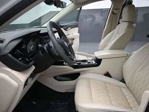 Used 2022 Buick Envision Avenir w/ Technology Package II image 16