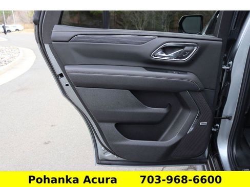 Used 2024 GMC Yukon SLT w/ SLT Premium Package image 22