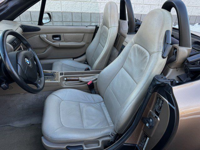 Used 2000 BMW Z3 2.5i RWD image 6