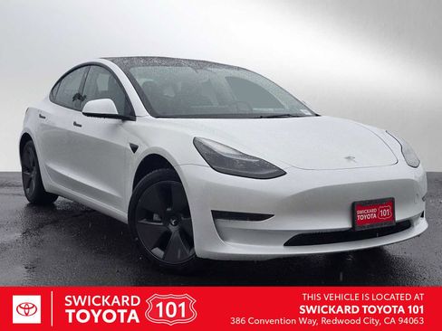 Used 2023 Tesla Model 3 Standard Range image 1