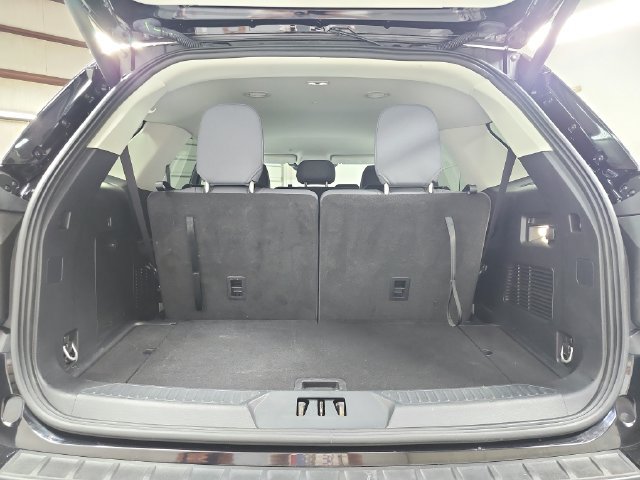 Used 2025 Ford Explorer Active AWD/4WD image 44