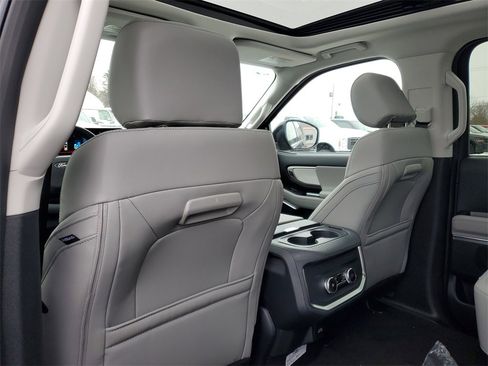 New 2026 Ford Expedition Active image 31