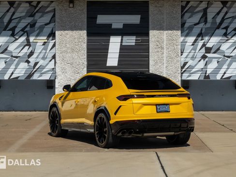 Used 2021 Lamborghini Urus image 11