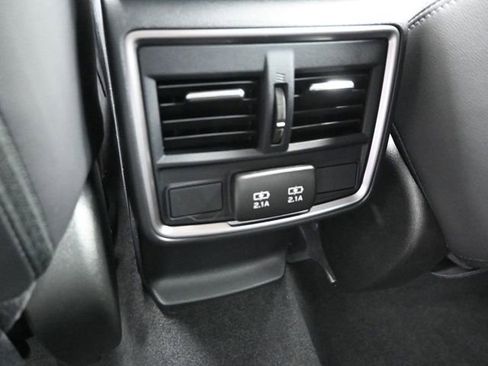 Used 2023 Subaru Forester Limited image 6