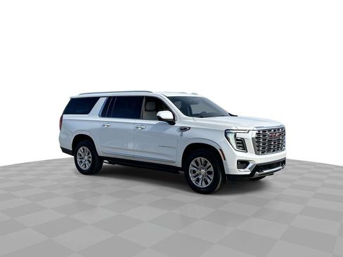 Used 2025 GMC Yukon XL Denali image 2