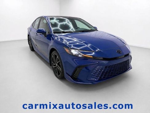 Used 2025 Toyota Camry XSE w/ Premium Plus Package AWD/4WD image 1