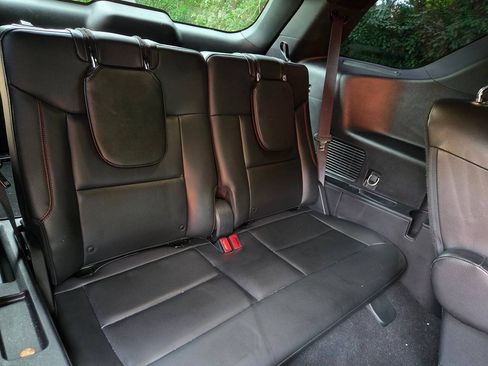 Used 2022 Ford Explorer ST-Line RWD image 16