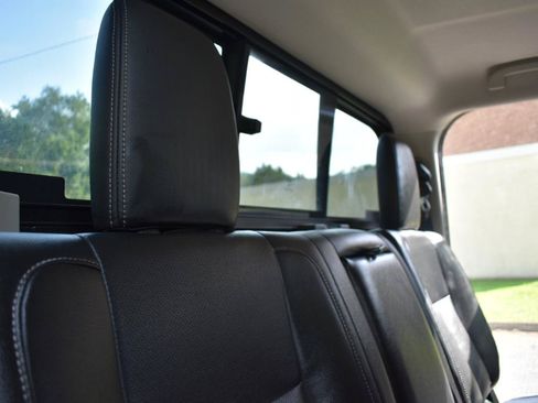 Used 2019 Nissan Titan S AWD/4WD image 25