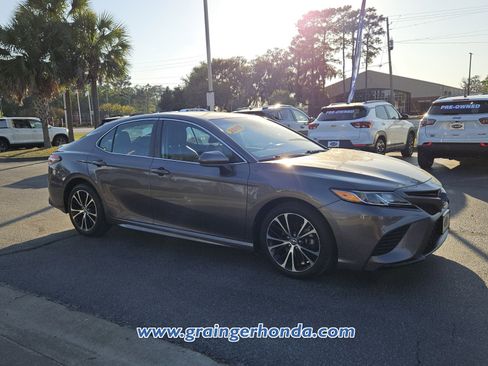 Used 2019 Toyota Camry SE image 7