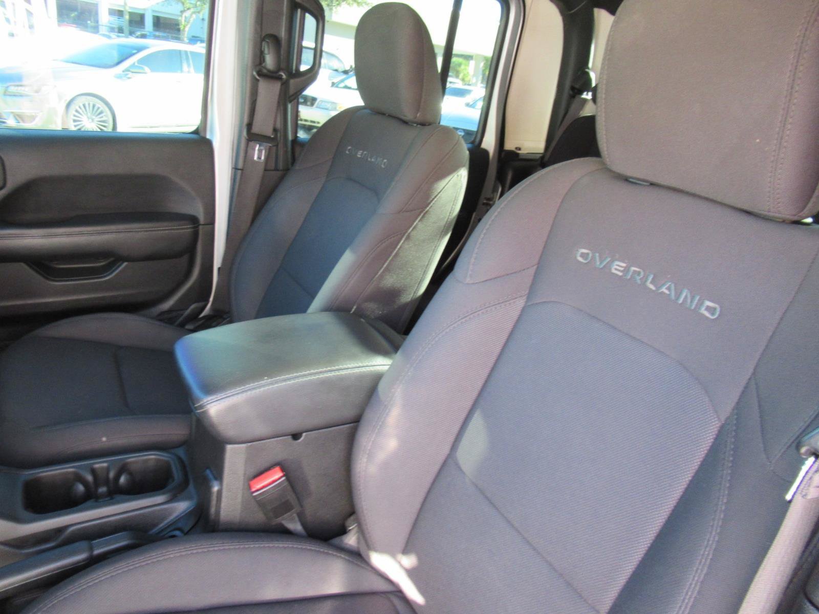Used 2023 Jeep Gladiator Overland AWD/4WD image 19