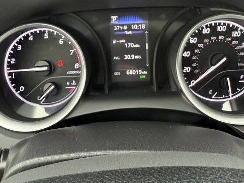 Used 2021 Toyota Camry LE w/ Audio Upgrade Package FWD image 13