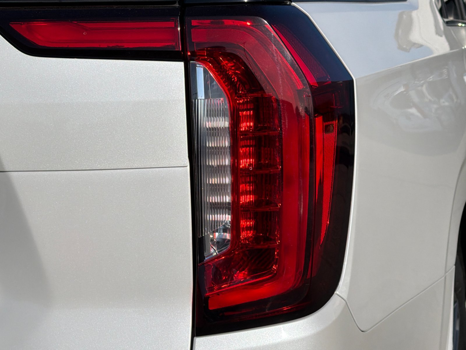 Used 2023 GMC Yukon XL Denali Ultimate AWD/4WD image 39