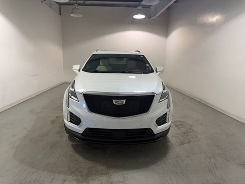 Used 2022 Cadillac XT5 Sportv w/ Technology Package image 2