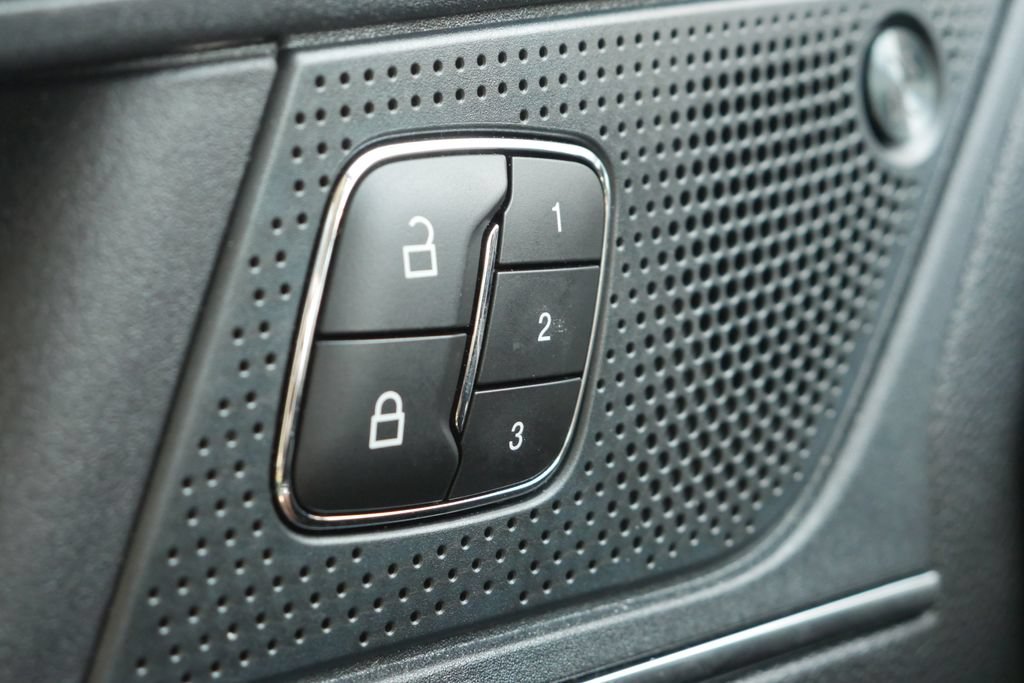 Used 2024 Ford Edge Titanium AWD/4WD image 17