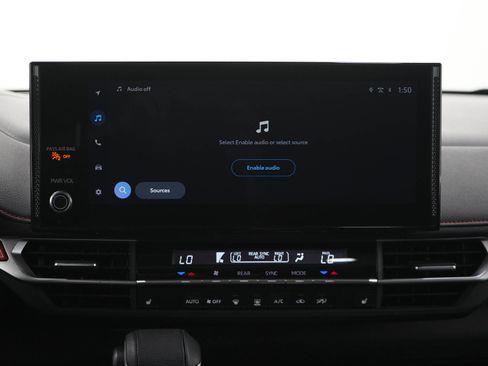 Used 2025 Toyota Sienna XSE AWD/4WD image 19