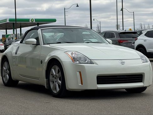 Used 2004 Nissan 350Z Touring image 10