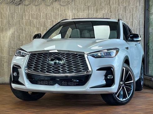 Used 2023 INFINITI QX55 Essential AWD/4WD image 2