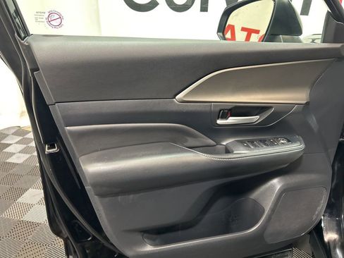 Used 2025 Toyota Grand Highlander AWD image 20