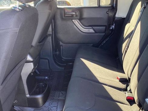 Used 2018 Jeep Wrangler Unlimited Sport S AWD/4WD image 17