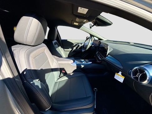 New 2026 Chevrolet Equinox EV LT image 28