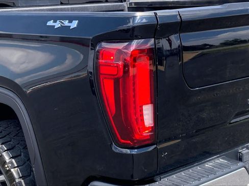 Used 2022 GMC Sierra 1500 SLT AWD/4WD image 29