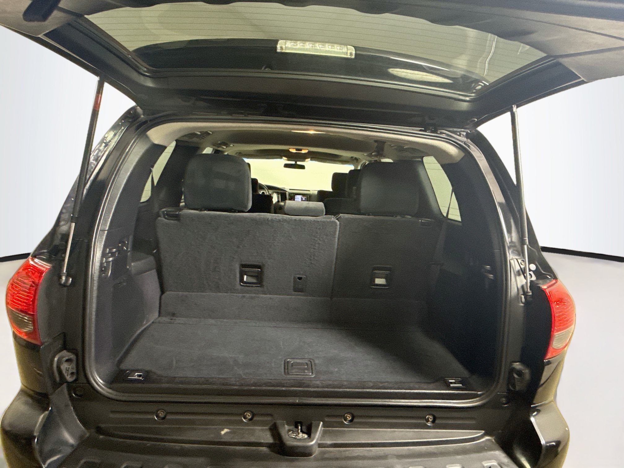 Used 2013 Toyota Sequoia SR5 w/ Sport Appearance Pkg AWD/4WD image 25