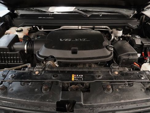 Used 2019 Chevrolet Colorado W/T w/ Custom Special Edition image 36