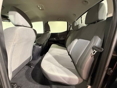 Used 2019 Toyota Tacoma SR5 image 17