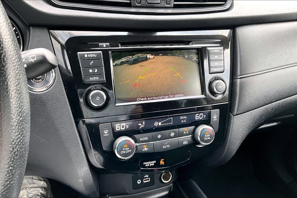Used 2020 Nissan Rogue SV AWD/4WD image 14