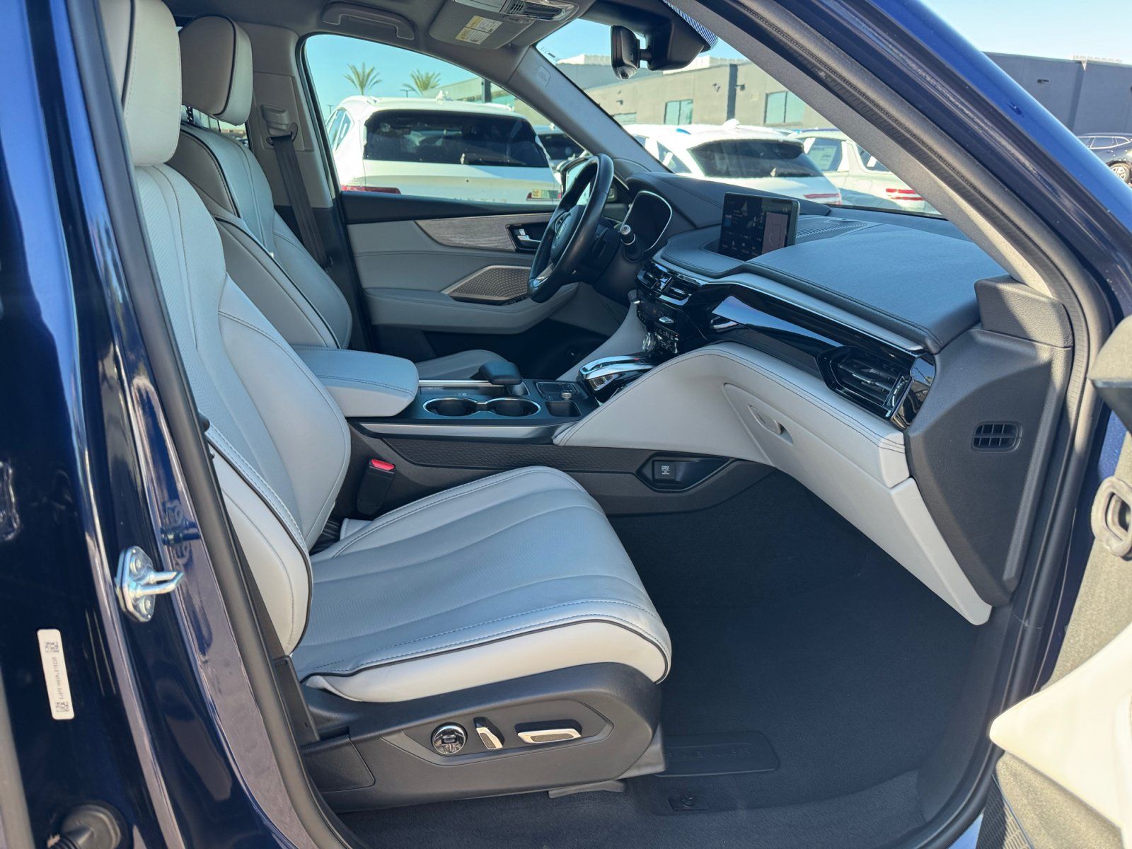 Used 2024 Acura MDX w/ Advance Package AWD/4WD image 19
