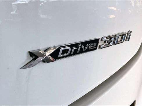 Used 2023 BMW X4 xDrive30i w/ M Sport Package image 9