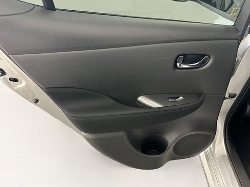 Used 2024 Nissan Leaf S FWD image 26